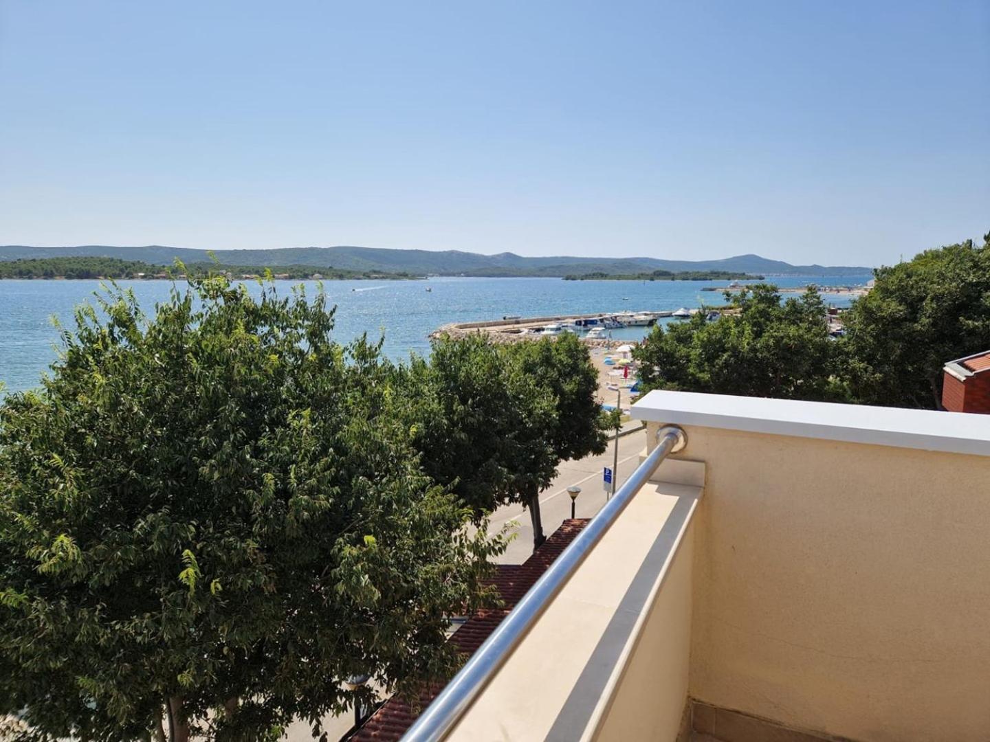 Seaside Apartments Turanj Exterior foto